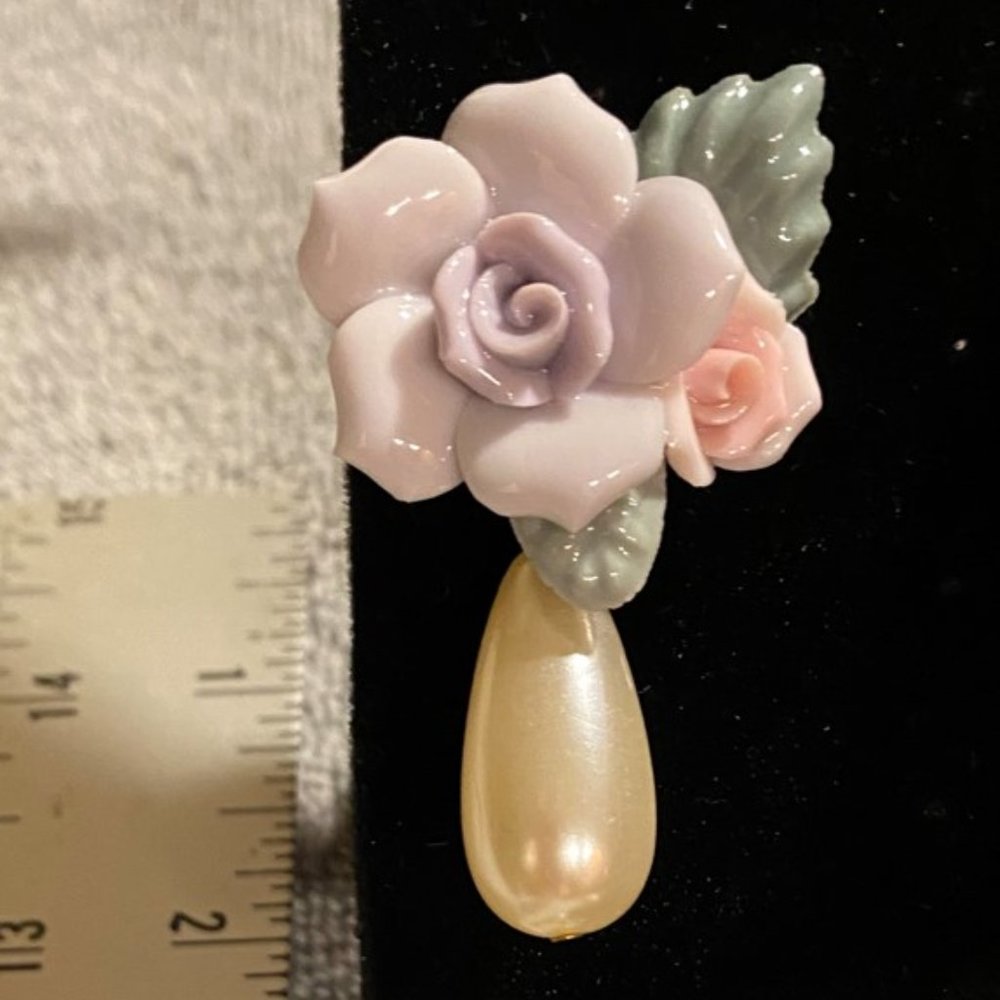 Rose and pearl fashion earrings